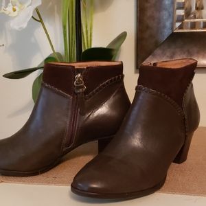 Jack Rogers Brown Leather and suede ankle boots sz 8